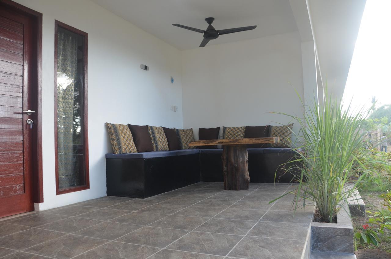 Amigos Bungalows Gili Meno Exterior photo