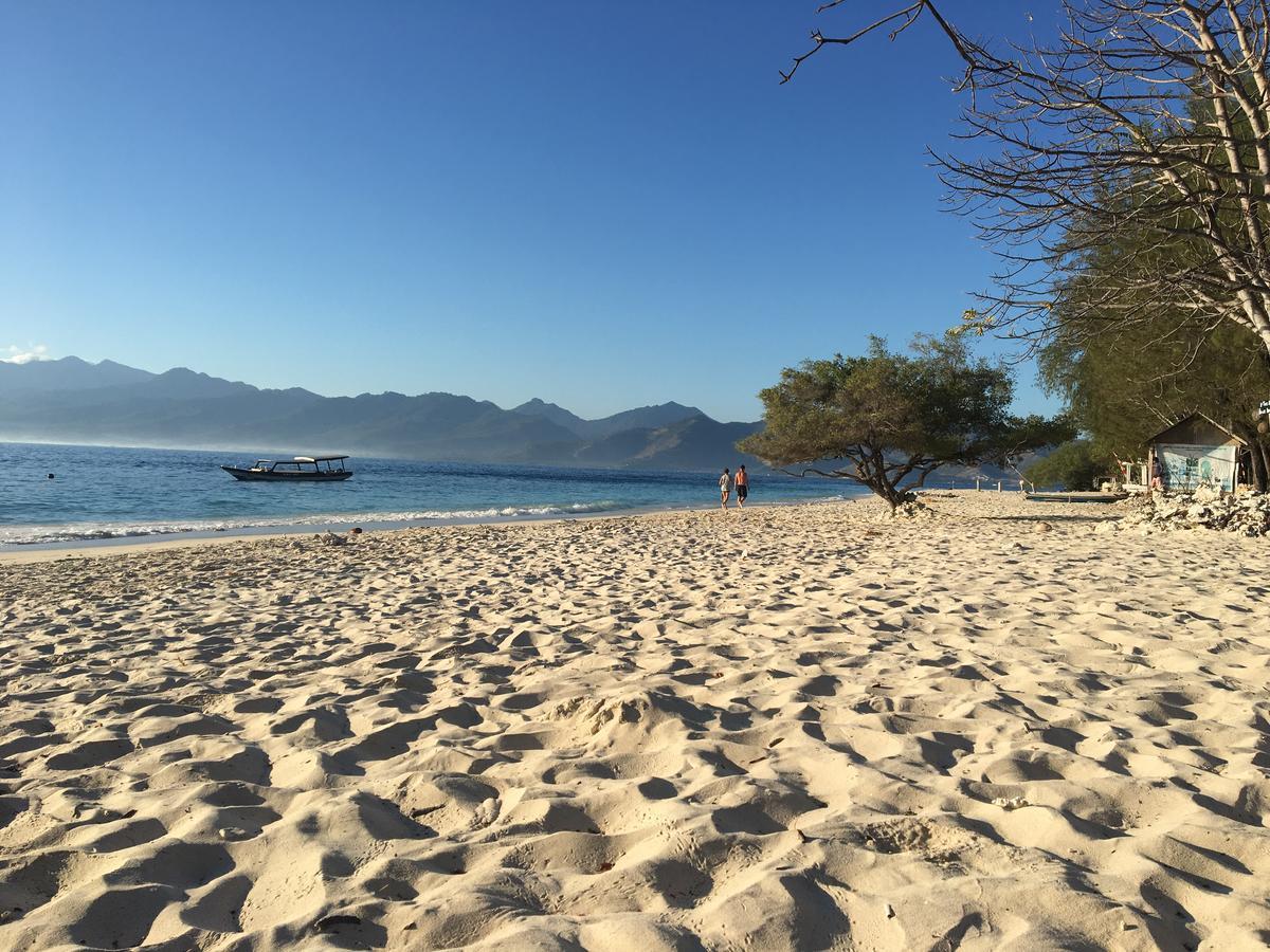 Amigos Bungalows Gili Meno Exterior photo