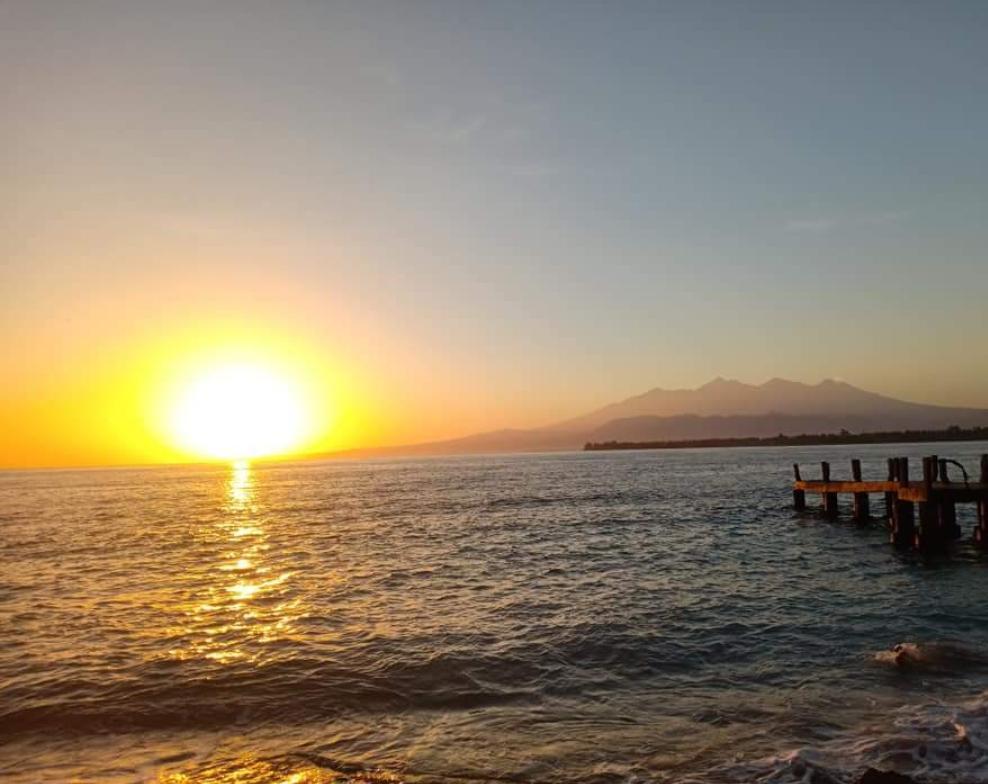 Amigos Bungalows Gili Meno Exterior photo