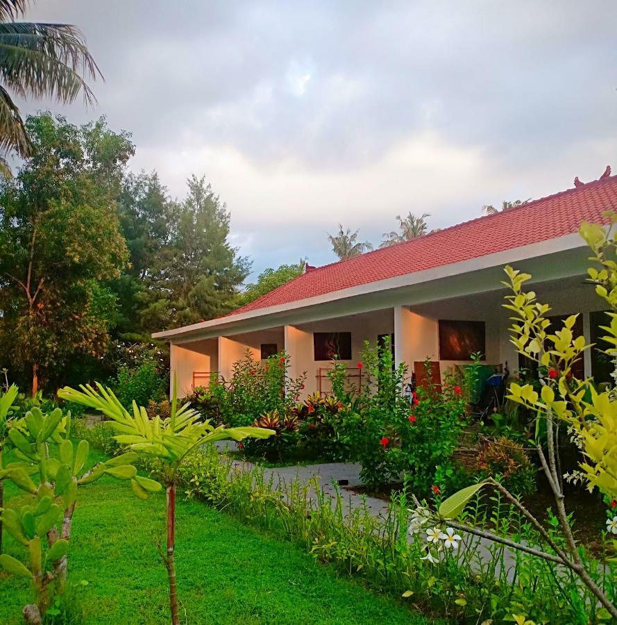 Amigos Bungalows Gili Meno Exterior photo